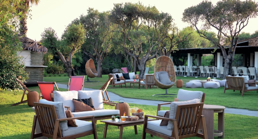 Chia Laguna Resort_Le Dune Lounge Bar (2) - Baia di Chia Resort, Curio Collection by Hilton